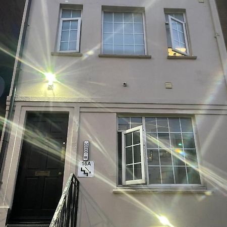 Luton Short Term Lets - Cardiff Road Apartment Exterior photo